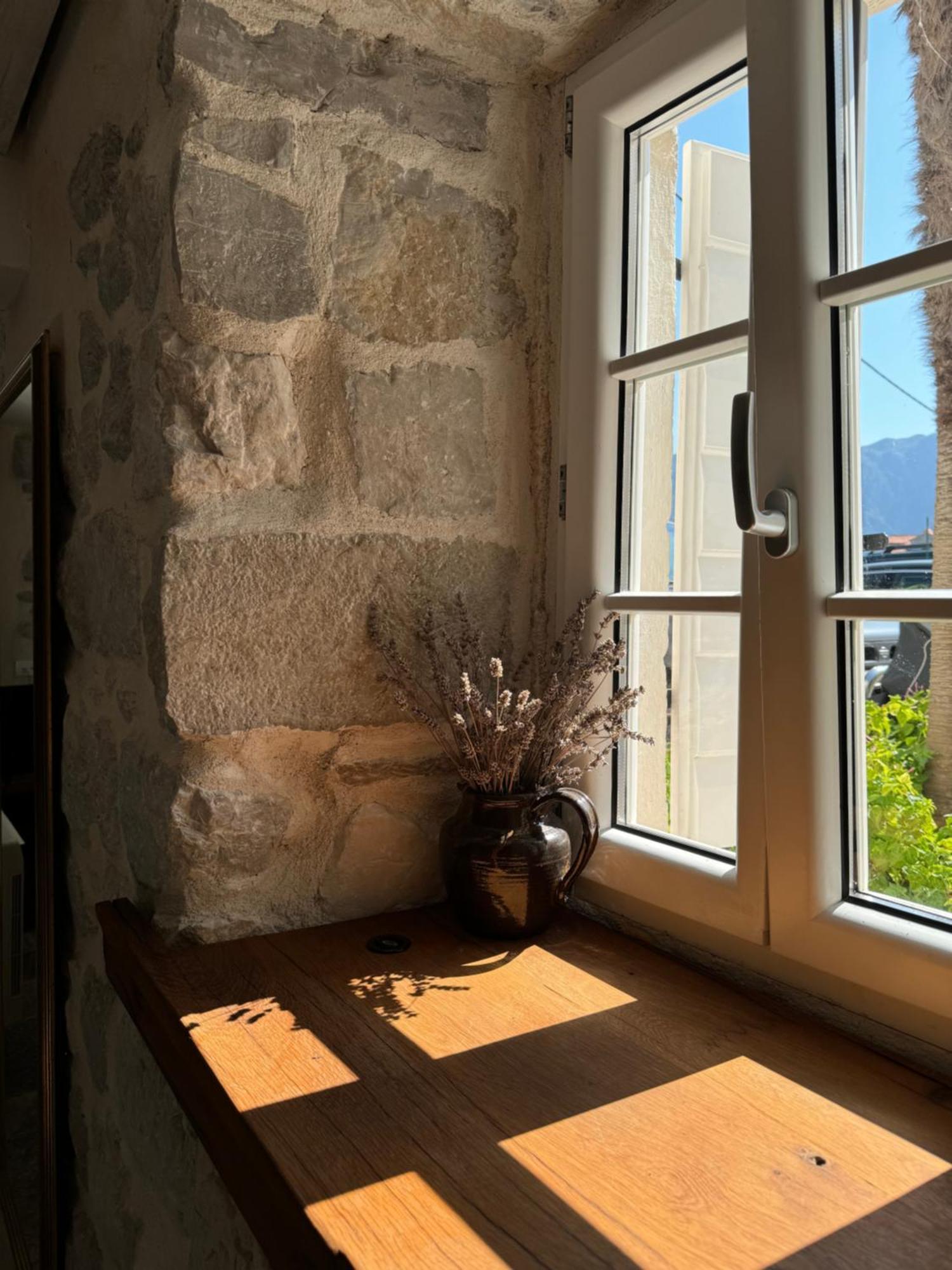 Vila Djuro Mikijelj Donji Stoliv Exterior foto